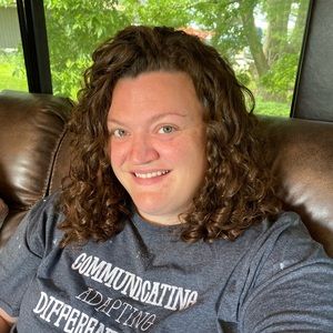 Meet your Posher, Caitlin